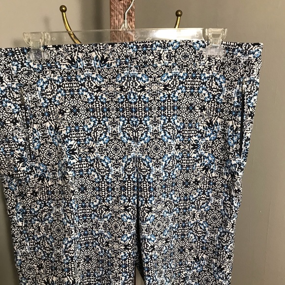 Izod Pants - Izod Women’s Golf shorts - 18